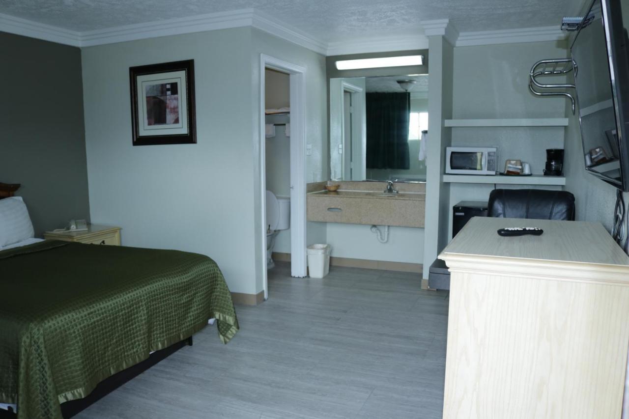 Deluxe Inn Motel Лейк Чарлс Екстериор снимка