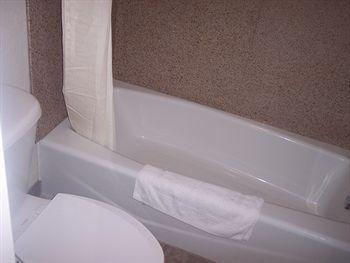 Deluxe Inn Motel Лейк Чарлс Екстериор снимка